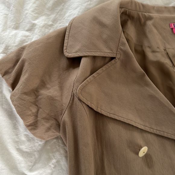 BCBG Jacket with belt - Picture 5 of 7